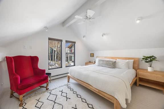 Casa Azul: Historic home w/ modern remodel!