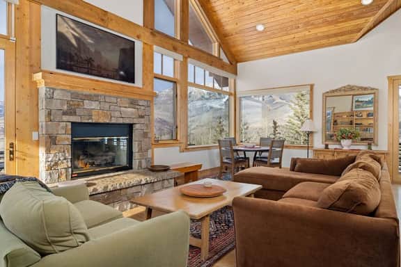 Fairway Vista: Massive Mountain Views w/ hot tub!