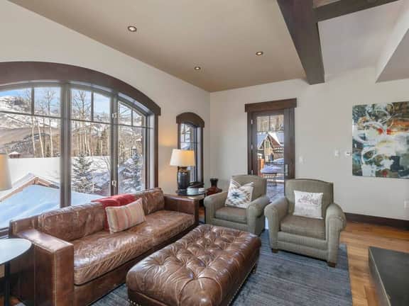 Elkstone: Hot tub, fireplace, views OH MY!