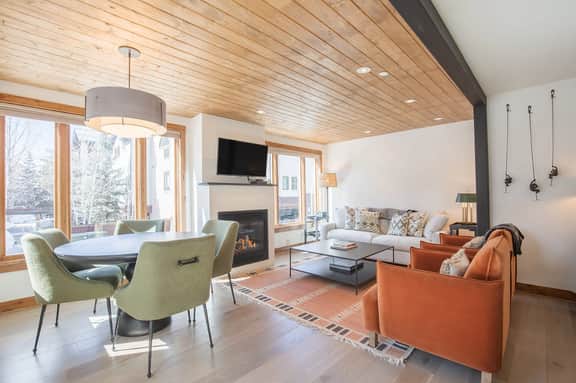 Luxury Riverfront Condo • Walk to Gondola • 3BR/3.5BA