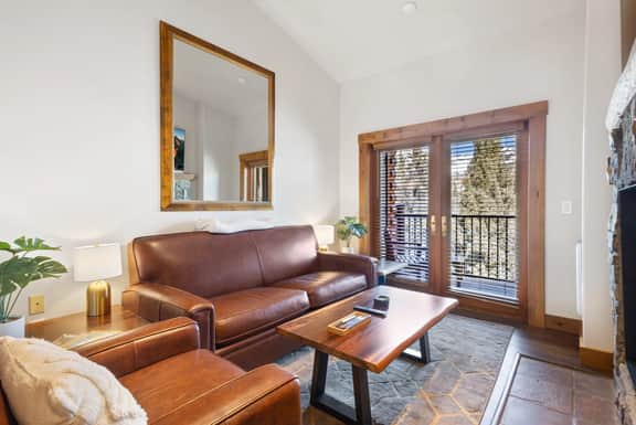 Mtn. Lodge Base Camp: Ski IN/OUT