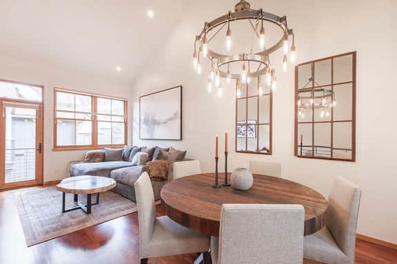 Owl Meadows: Luxe Design & Space