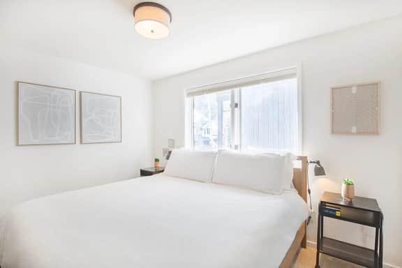 Pac. Street Style: In-Town 1bdrm