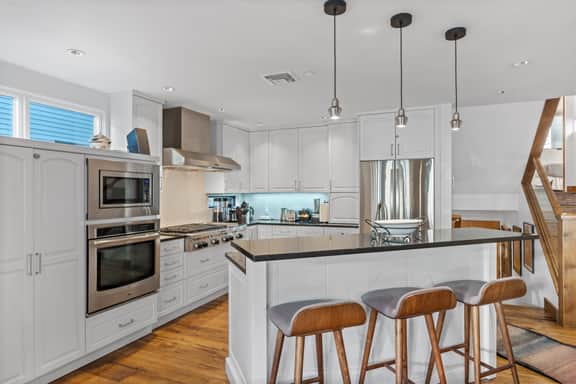 Alpine Artistic: Bright & Modern
