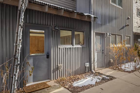 The Hoot Studio: Luxe Basecamp