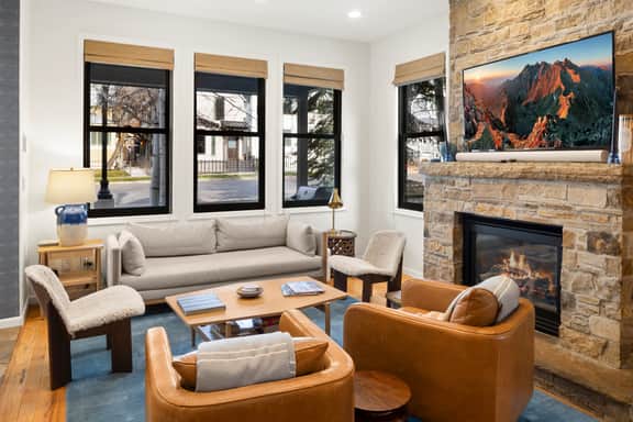 Alpine Meadows Victorian Getaway: 3 bed/4 bath