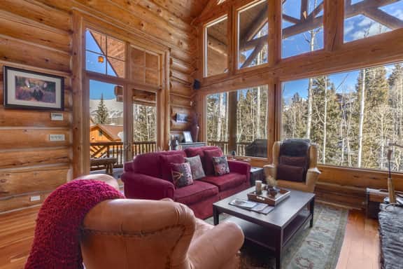 Double Cabins Chalet: Cozy Ski In/Out Cabin