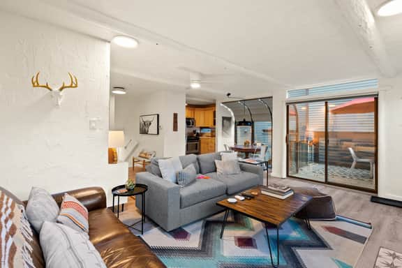 Alpine Escape: Fire+Tub+Terrace
