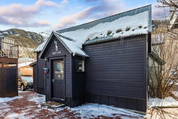 Petite Maison: Hip & Historic