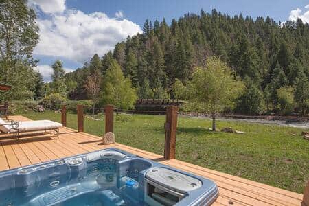 Riverside Retreat with Hot Tub