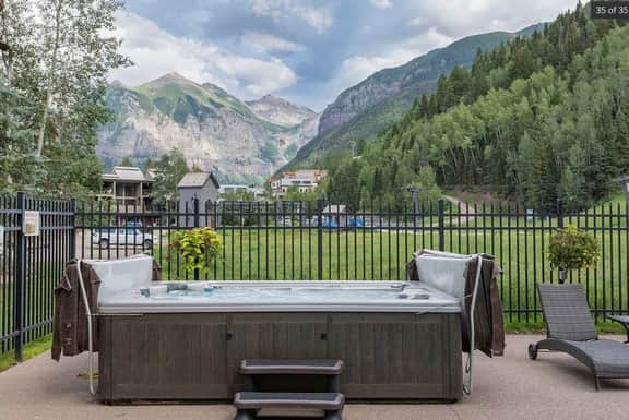 SKI LINE: Luxury & Location at base of Lift 7