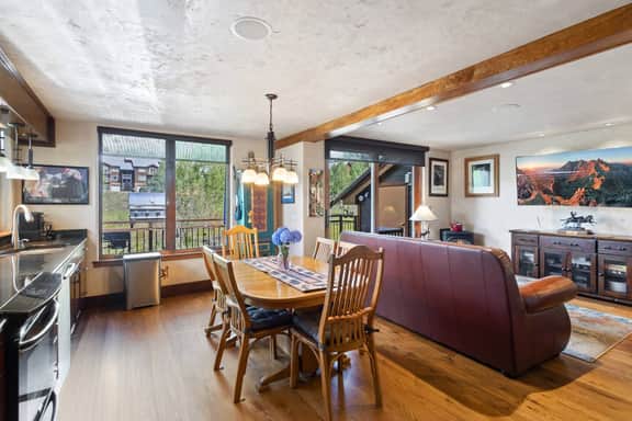 The Westerner: Cozy Cabin-Style Steps to Skiing!