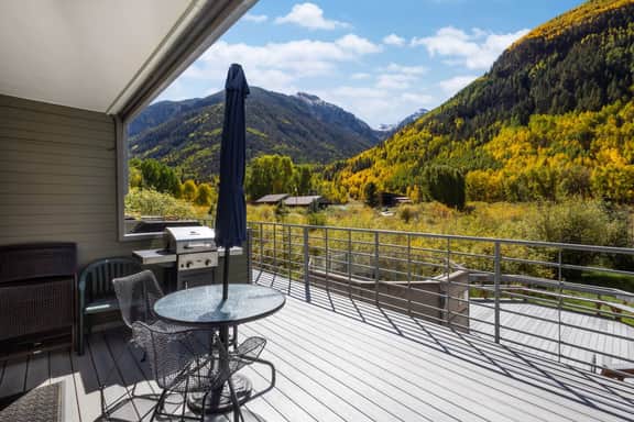 Canyon Vista: Long Term Luxury Stays