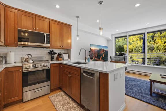 Canyon Vista: Long Term Luxury Stays
