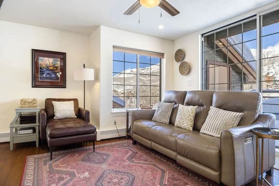 NorthStar Station: 3 BDR Townhome w/ Amazing Views!