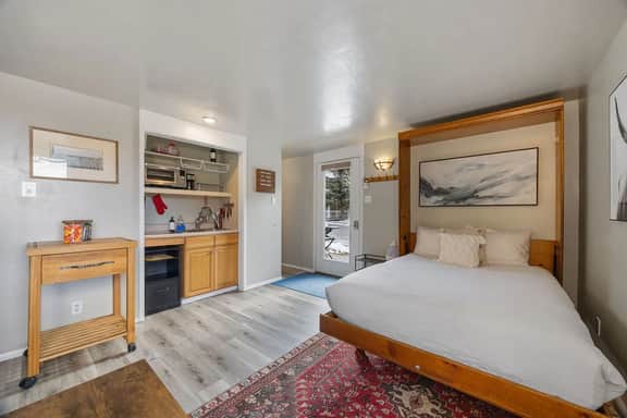 The Western Soul: Amazing location w/ hot tub