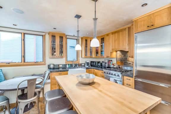 Telluride Gem: Ski-In Condo with Mountain Views!