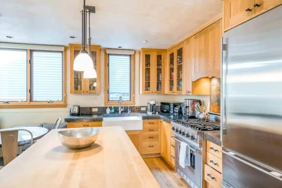 Telluride Gem: Ski-In Condo with Mountain Views!