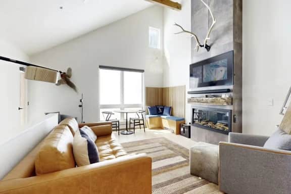 Diamond Point: Ski IN/OUT Boutique Basecamp