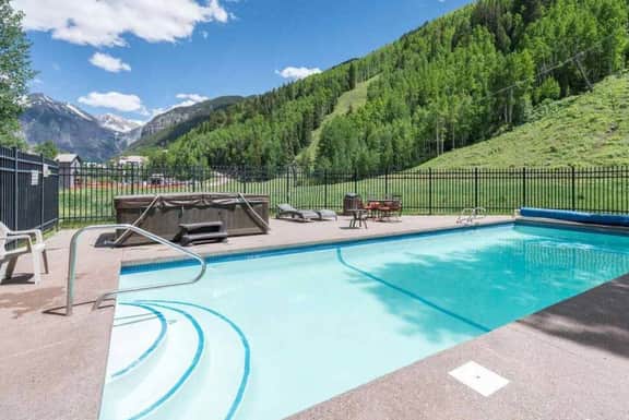 Ski Vista: TRUE Ski in/out with pool & hot tub!