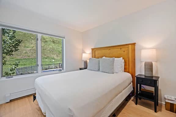 Diamond Point: Ski IN/OUT Boutique Basecamp