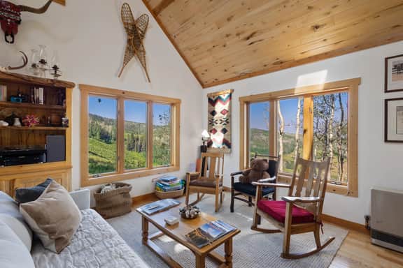 Elk Ridge Retreat: San Juan Solitude