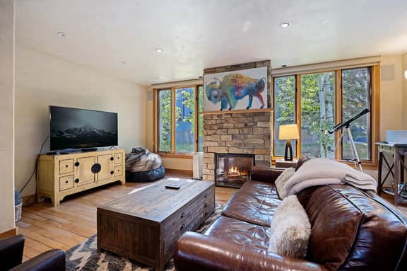 Telluride Gem: Ski-In Condo with Mountain Views!