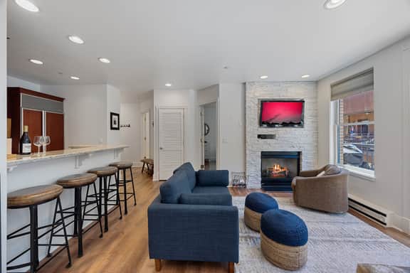 Ballard Bliss - Modern, Comfortable 3BR/3BA - Image 3