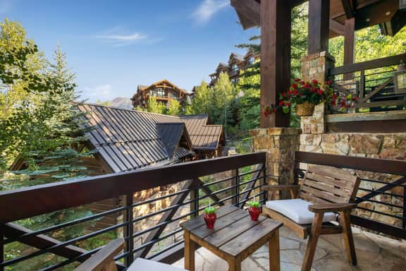 Log Cabin Getaway, 3BR/3BA, Fireplace/Deck/Central - Image 2