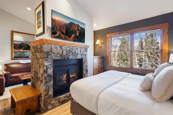 Mtn. Lodge Base Camp: Ski IN/OUT