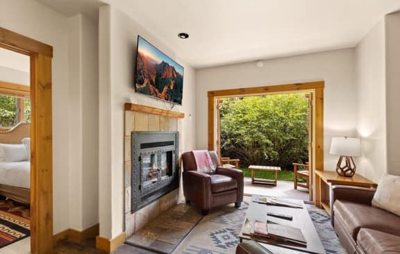 Ski Side Retreat: Soak, Ski, Sip