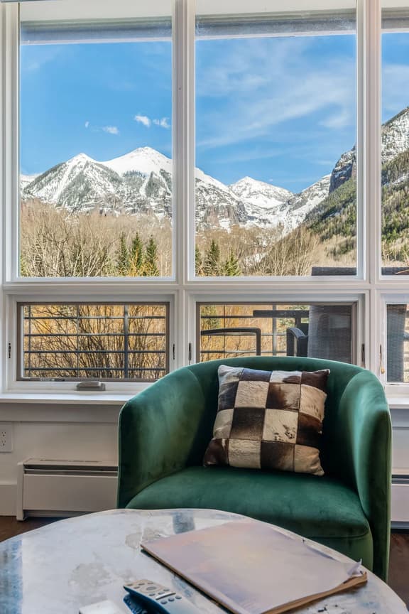 The Perch: Epic Views & Location