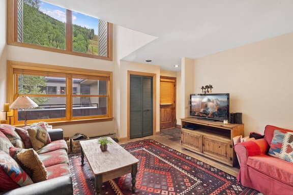 Pendleton Place: Vintage Ski IN/OUT