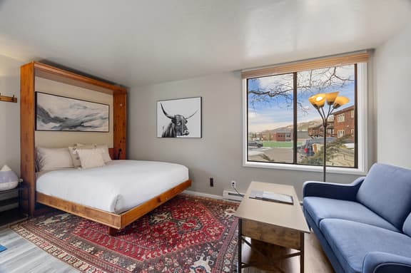 The Western Soul: Amazing location w/ hot tub