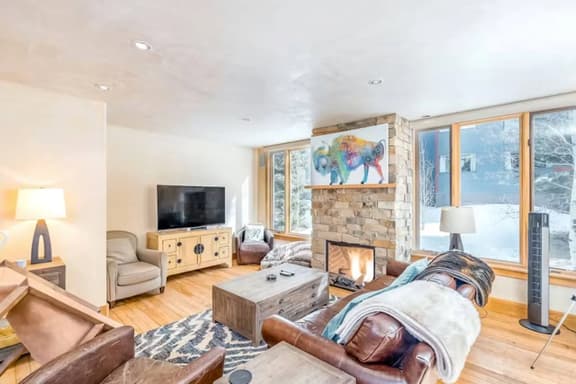 Telluride Gem: Ski-In Condo with Mountain Views!