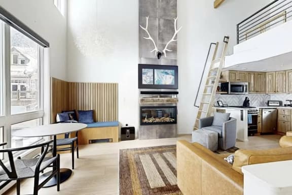 Diamond Point: Ski IN/OUT Boutique Basecamp